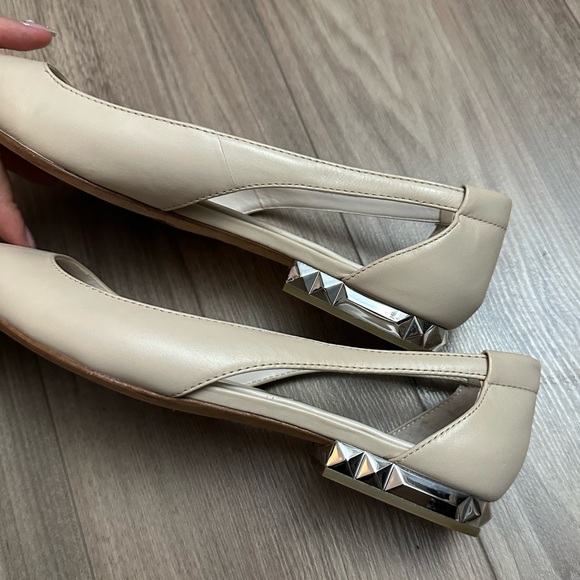 New BCBGMaxAzria Heel Flats - Picture 8 of 12